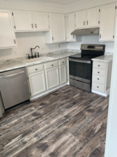 property at 10 Windward Cir Dr