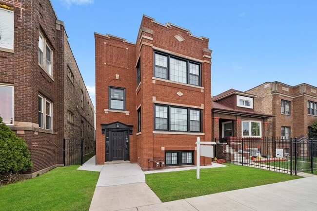 1010 S Mason Ave in Chicago, IL - Building Photo - Building Photo