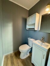 321 Cedar St in Davenport, IA - Foto de edificio - Building Photo