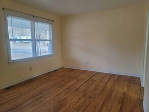 5733 E Skinner St in Wichita, KS - Building Photo - Building Photo