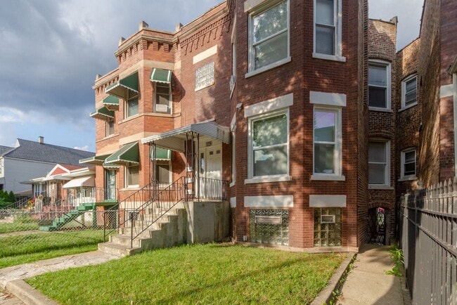 6943 S King Dr in Chicago, IL - Building Photo - Building Photo