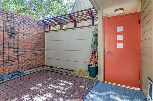 3949 Buena Vista St in Dallas, TX - Building Photo