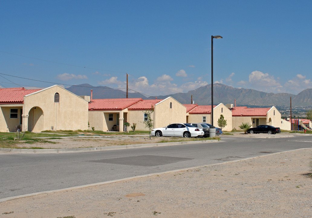 Villa Del Rio in Sunland Park, NM - Building Photo