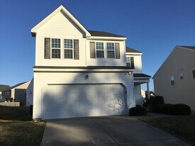 2321 King Malcolm Ln in Zebulon, NC - Building Photo