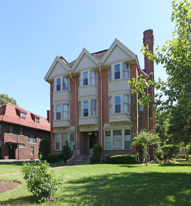 737 East Ave in Rochester, NY - Building Photo