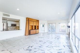 1302 Marina Bay Dr in Clear Lake Shores, TX - Building Photo - Building Photo