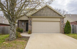 2634 N Villa Blvd in Fayetteville, AR - Building Photo