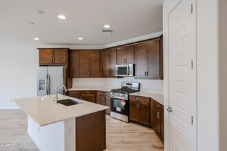 7680 W Honeysuckle Dr in Peoria, AZ - Building Photo - Building Photo