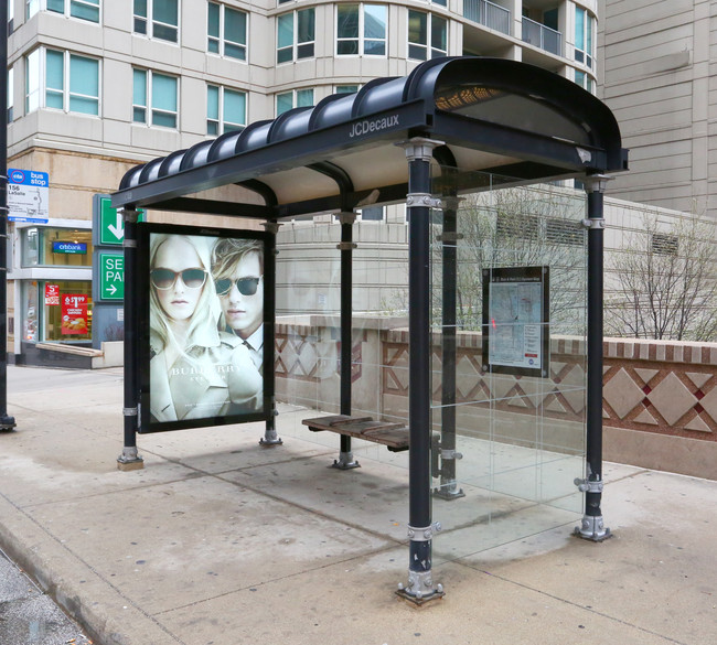 126 W Kinzie St in Chicago, IL - Building Photo - Building Photo