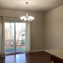 2715 158th Pl SW in Lynnwood, WA - Foto de edificio - Building Photo