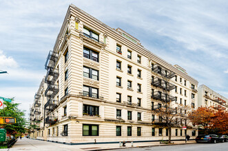 530 Manhattan Ave in New York, NY - Building Photo - Building Photo