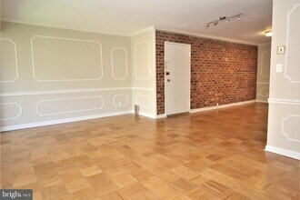 6008 Westchester Park Dr, Unit 301 in College Park, MD - Building Photo - Building Photo