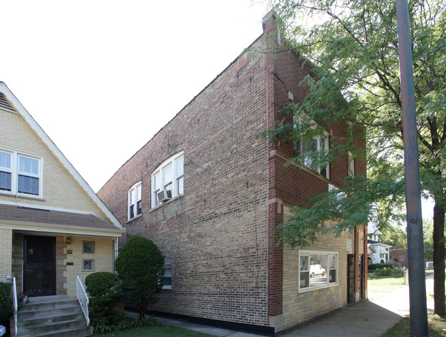 215 E 107th St in Chicago, IL - Building Photo - Building Photo