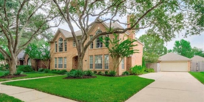 property at 626 Clarenda Falls Dr