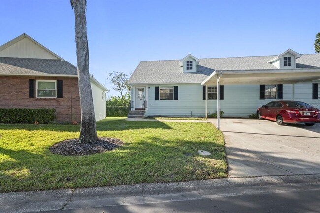 6634 Hickorywood Ln in New Port Richey, FL - Building Photo - Building Photo