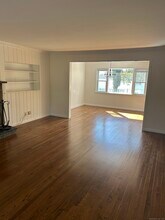 2536 Boston Post Rd in Darien, CT - Building Photo - Building Photo