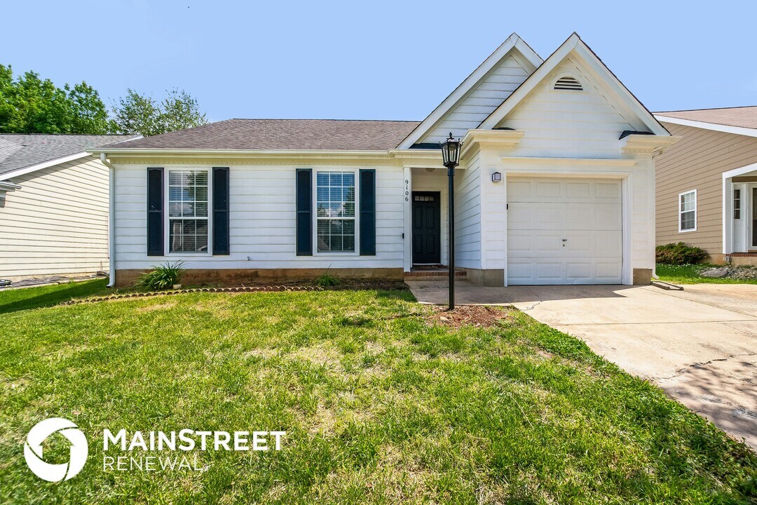 9106 Chesham Dr in Charlotte, NC - Building Photo