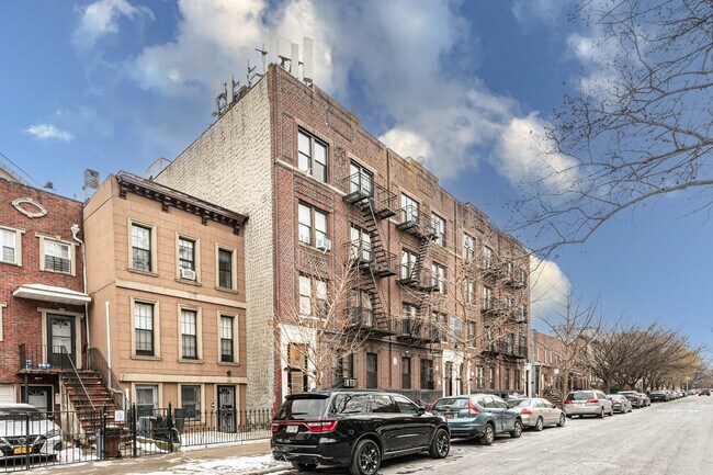 242-248 Bainbridge St in Brooklyn, NY - Foto de edificio - Building Photo