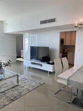 3801 OCEAN Dr, Unit PH16S in Hollywood, FL - Foto de edificio - Building Photo