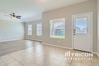 8833 Poynter St in Fort Worth, TX - Building Photo - Building Photo