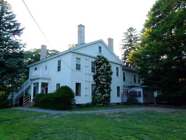 219 Amity St in Amherst, MA - Foto de edificio - Building Photo