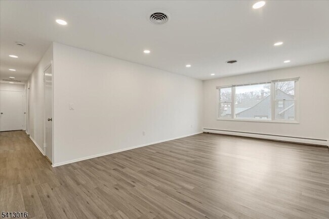 35 Field Rd in Maplewood, NJ - Foto de edificio - Building Photo