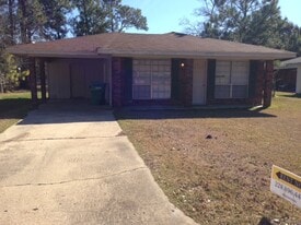 3903 Monterey Dr in Gulfport, MS - Building Photo