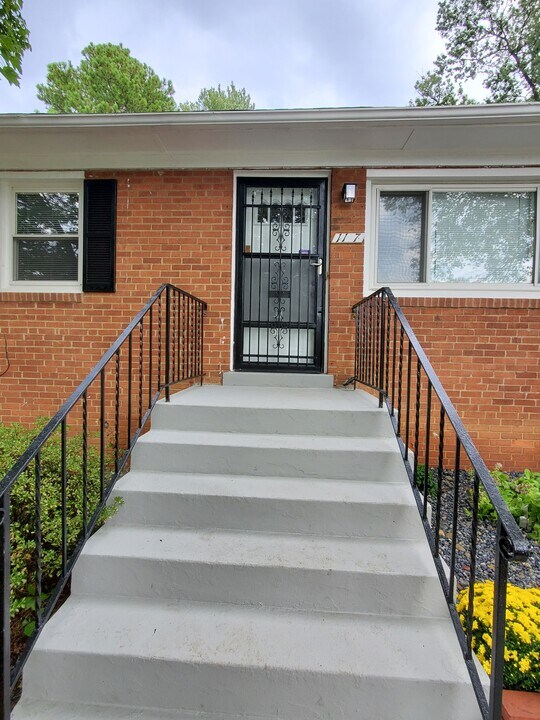 117 68th Pl in Capitol Heights, MD - Foto de edificio