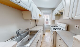 3 Gray Gdns W, Unit 3A in Cambridge, MA - Building Photo