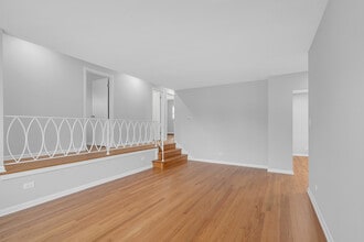 573 Dorothy Dr in Des Plaines, IL - Building Photo - Building Photo