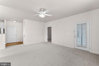 42470 Pennyroyal Sq in Brambleton, VA - Foto de edificio - Building Photo