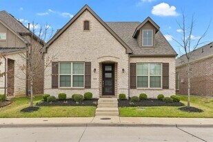 8015 Sunflower Ln in Dallas, TX - Building Photo