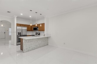 12213 SW 214 Ln in Miami, FL - Building Photo - Building Photo