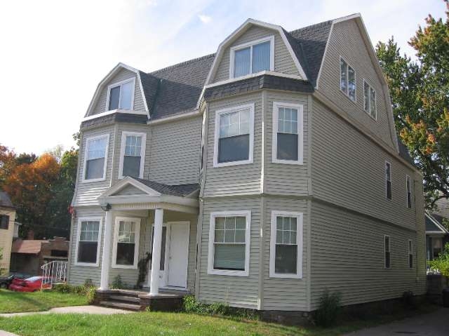 501 McClellan St in East Fishkill, NY - Building Photo