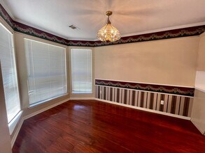 5275 Timberline Ln in Beaumont, TX - Foto de edificio - Building Photo