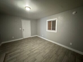 602 W McWilliams Ave in Las Vegas, NV - Building Photo - Building Photo
