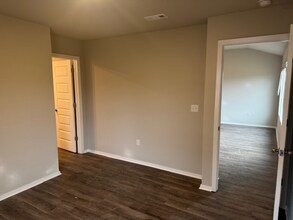 6511 NW Vandergriff St in Bentonville, AR - Building Photo - Building Photo