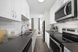 4866 Bathurst Street Apartments