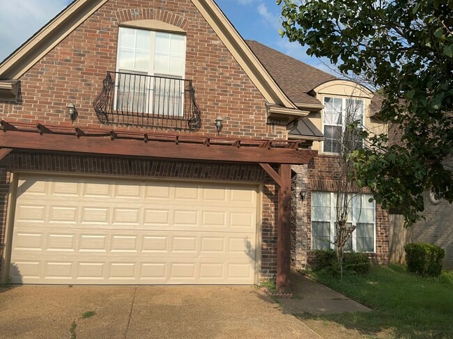 property at 5275 Laurel Home Cove