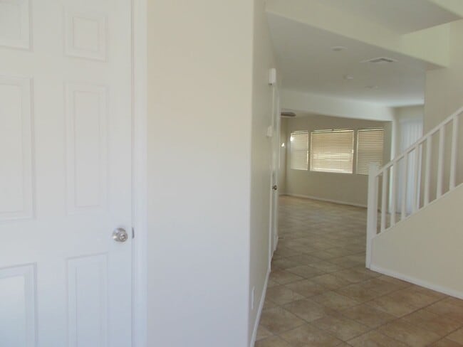 7542 S Desert Lupine St in Las Vegas, NV - Building Photo - Building Photo