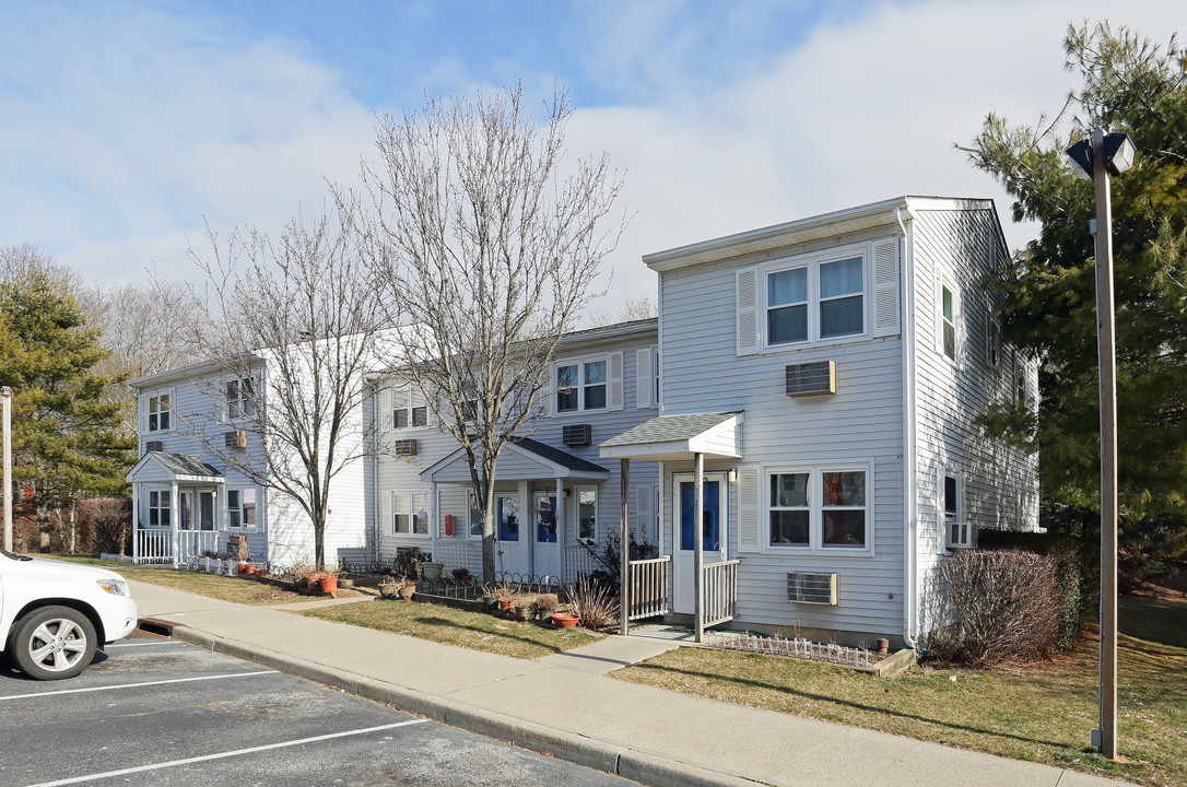 Whalebone Village in East Hampton, NY - Building Photo