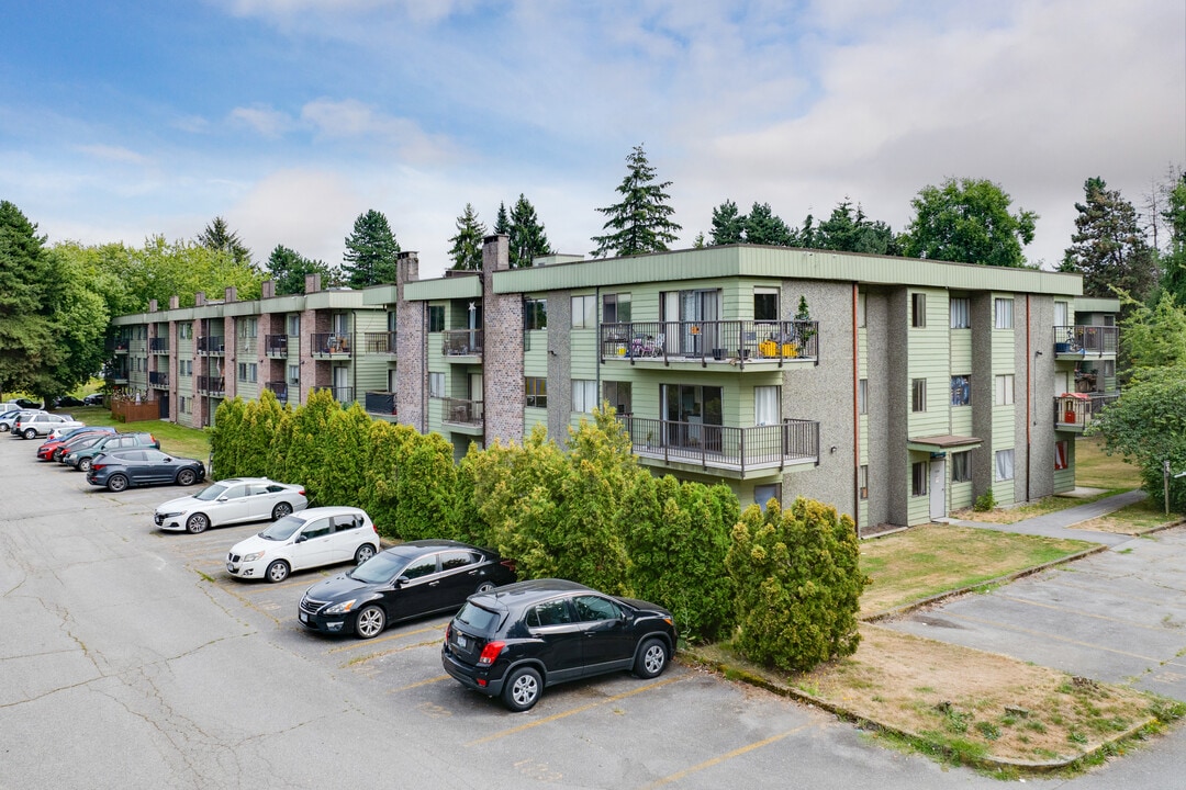 Cedartree Village in Surrey, BC - Building Photo