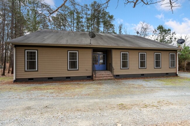 920 Hillsborough Rd in Chapel Hill, NC - Building Photo - Building Photo