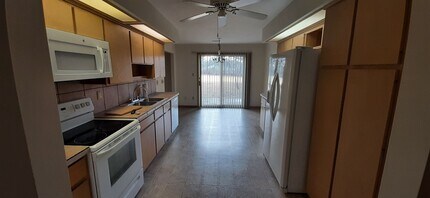 204 Snead Dr in Fairfield Bay, AR - Building Photo - Building Photo