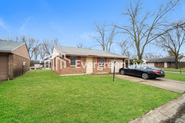 8209 Mount Washington Dr in Huber Heights, OH - Building Photo - Building Photo