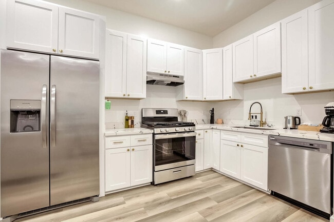 1050 Annunciation St in New Orleans, LA - Building Photo - Building Photo