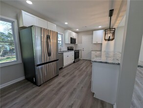 2956 Laguna Dr in Decatur, GA - Building Photo - Building Photo