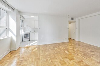 Cottingham Manor in Toronto, ON - Building Photo - Building Photo