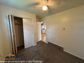 7826 Bodkin View Dr in Pasadena, MD - Foto de edificio - Building Photo