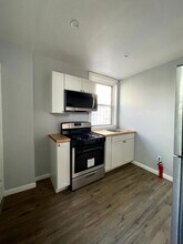 2917 W Sedgley Ave in Philadelphia, PA - Building Photo - Building Photo